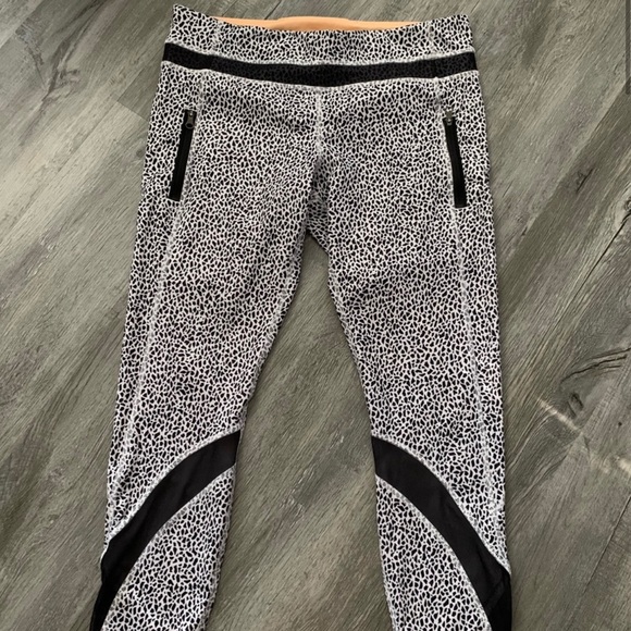 Lululemon leggings - Picture 2 of 4